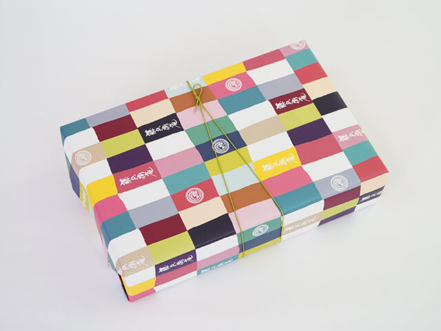 藤兵衛庵のラッピング包装例 サイズ小